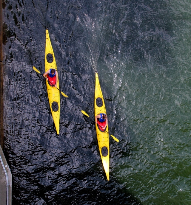 Practicar kayaks